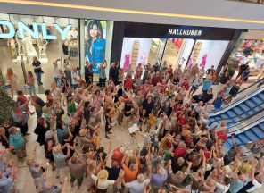Großer Fotoflashmob in der Neutor Galerie 