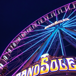 Riesenrad von unten 