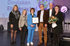 Preisverleihung auf der Bühne 