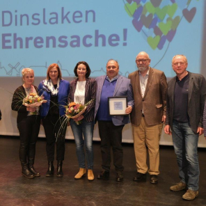Dinslaken Ehrensache Preisträger auf der Bühne 