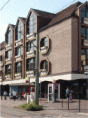 Außenansicht Bürgerbüro Stadtmitte im Gebäude der Stadtbibliothek Außenansicht Bürgerbüro Stadtmitte im Gebäude der Stadtbibliothek