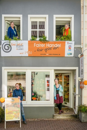 Banner am Eine Welt Haus Dinslaken mit der Aufschrift Fair geht vor Banner am Eine Welt Haus Dinslaken mit der Aufschrift Fair geht vor