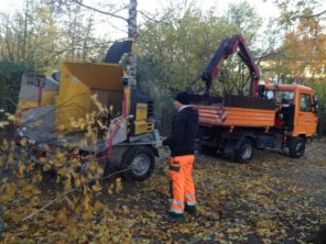 DIN-Service bei der Arbeit