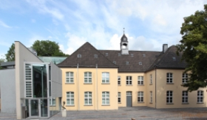 museum-vorn-am-tag-280px.jpg