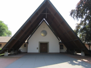 Parkfriedhof Aussgenungshalle Frontal