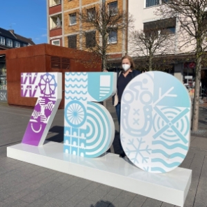 Bürgermeisterin Michaela Eislöffel bei der 750 auf dem Neutorplatz