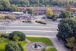 Gegenwärtig mehr Verkehrsknotenpunkt als Patz Bahnhofsplatz, Übersicht