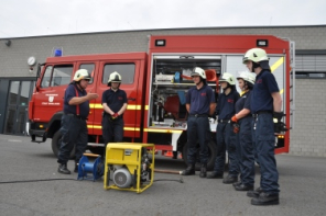 Feuerwehr-Ausbildung Auszubildene bei der Feuerwehr