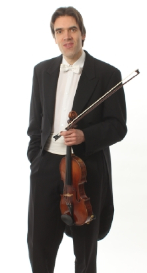 markus_menke_portrait_von_asmus_henkel_klein.jpg Markus Menke mit Geige