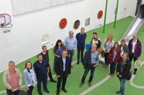 Eine Delegation der Dinslakener Stadtverwaltung und des politischen Lenkungskreises zur Entwicklung des Trabrennbahn-Areals hat die Stadt Münster besucht. Eine Delegation der Dinslakener Stadtverwaltung und des politischen Lenkungskreises zur Entwicklung des Trabrennbahn-Areals hat die Stadt Münster besucht.