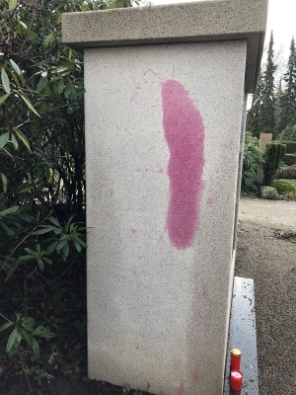 Vandalismus auf dem Parkfriedhof im März 2021 Vandalismus auf dem Parkfriedhof im März 2021