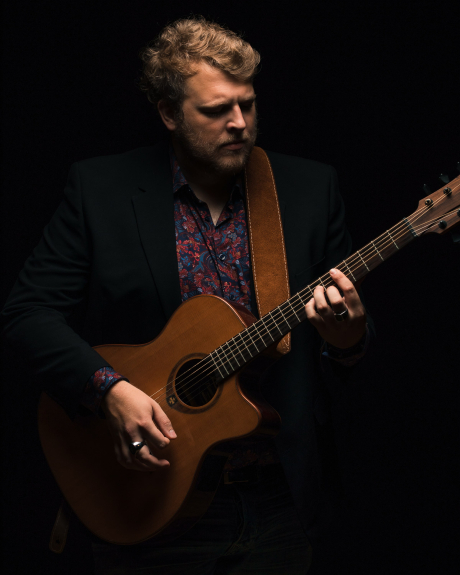 Musiker mit Gitarre Musiker mit Gitarre