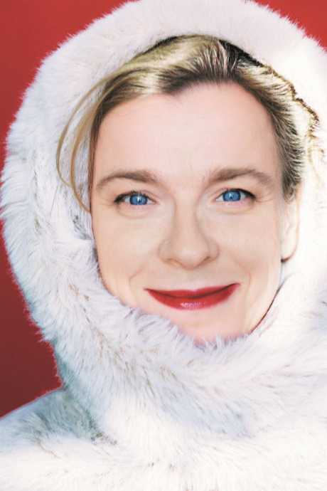 Tina Teubner in Weihnachtskostüm