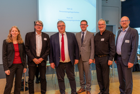 Heidi de Ruiter - stv. Geschäftsführerin, Thomas Termath - Stadt Dinslaken, Hubert Bruls - Vorsitzender Euregiorat, Andreas Kochs - Geschäftsführer, Ronny Schneider - Stadt Dinslaken, Sören Link - Vorstandsmitglied Foto von Axel Breuer