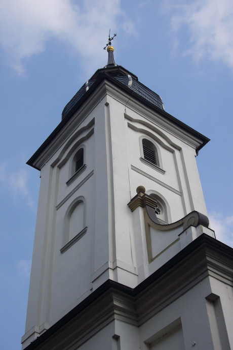 Kirchturm der evangelischen Stadtkirche